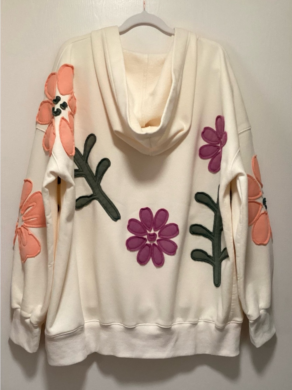 Floral Appliqué Cream Joggers AND Sweatshirt Set - Picture 4 of 6